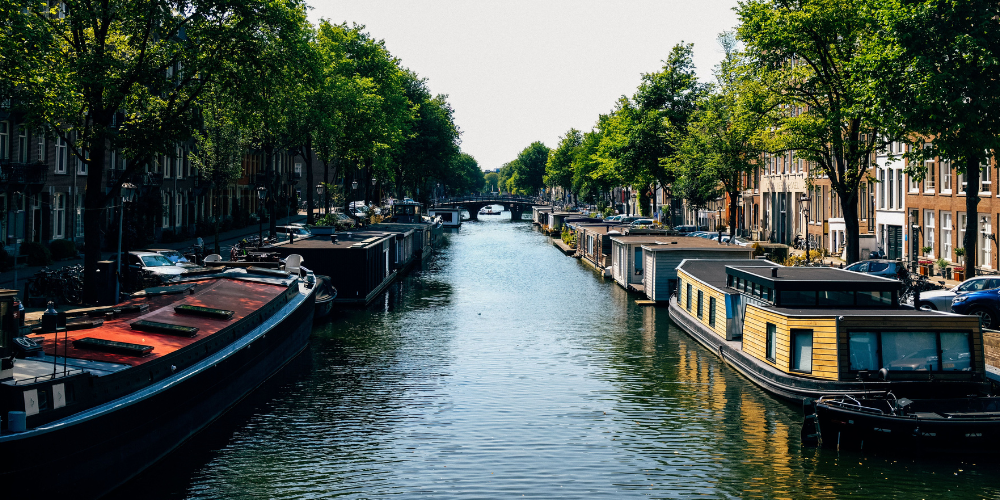 Is Living on a Houseboat Worth It?