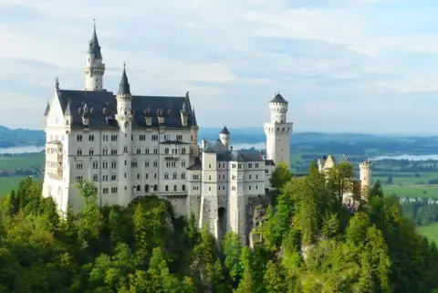 Europe’s Best Castle Hopping Destinations for an Epic Vacation