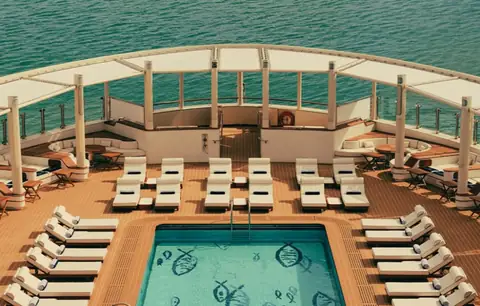 Superyacht Market Surges Past $10 Billion as Wealthy Travelers Abandon Crowded Cruise Ships